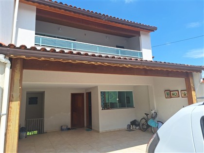 Casa à Venda