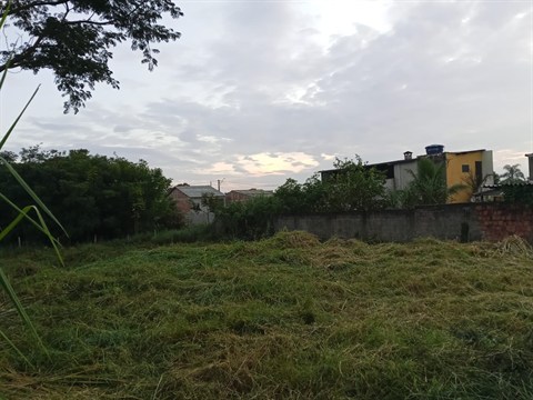 Terreno à Venda