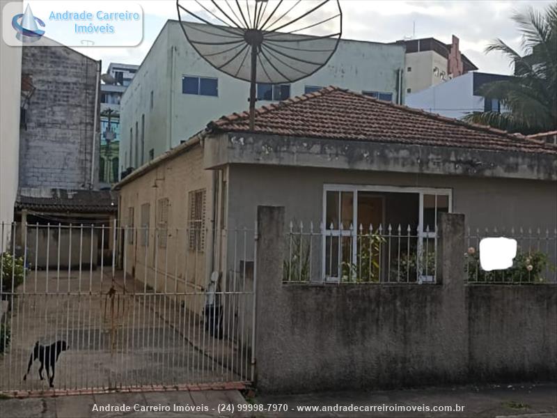 Casa a Venda no Centro em Resende