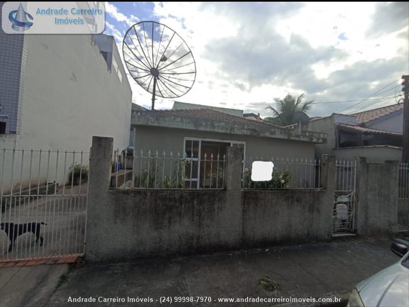 Casa a Venda no Centro em Resende