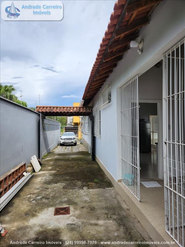 Casa a Venda no Jardim Tropical - Campos Elíseos em Resende