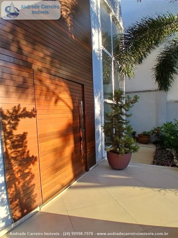 Casa a Venda no Mirante da Colina em Volta Redonda